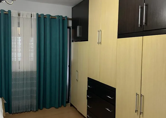 Daire Central Apartments Tiran