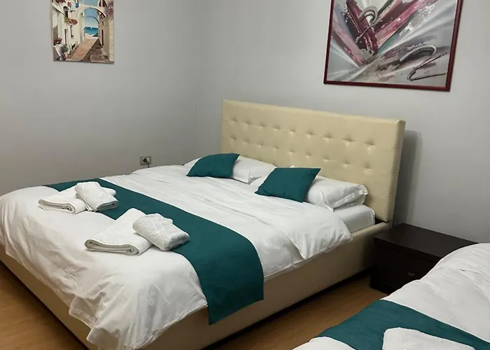 Central Apartments * 地拉那